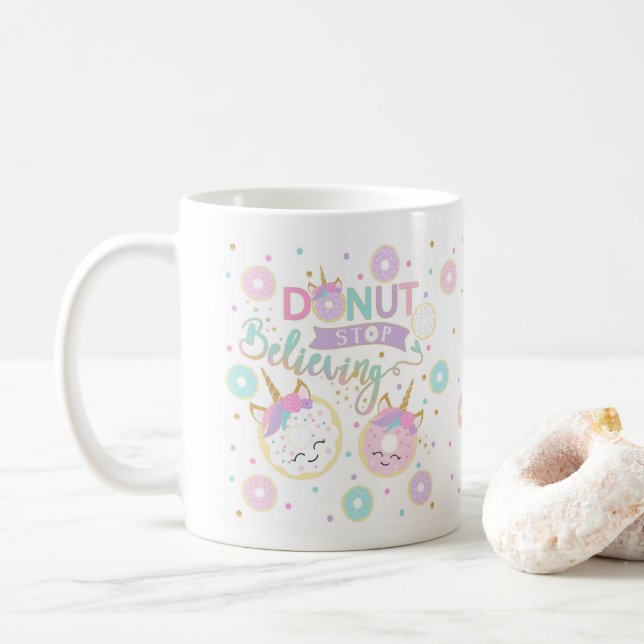 Taza de creencia de la parada del buñuelo - taza (Con donut)