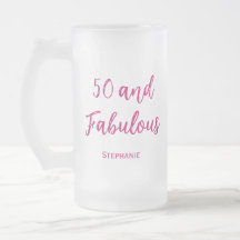 50 y fabuloso 50.º barquillo moderno de cerveza es