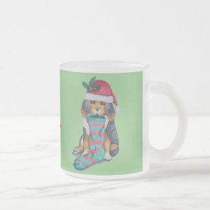 Taza De Cristal Esmerilado adorable cachorro negro y marrón vestido para navi