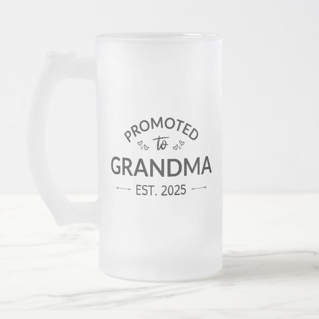 Taza De Cristal Esmerilado Ascendido A La Abuela Este. II 2025 (Izquierda)
