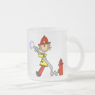 Taza De Cristal Esmerilado Bombero de sexo femenino con las camisetas y los