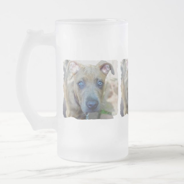 Taza De Cristal Esmerilado Brindle Pit Bull con una foto de Shirley Taylor (Izquierda)