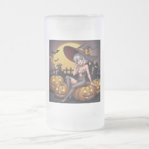Taza De Cristal Esmerilado Bruja de Halloween con ojos verdes sobre Jack-O-La