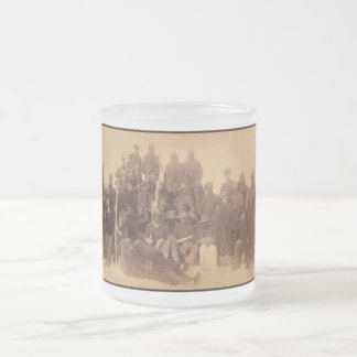 Taza De Cristal Esmerilado Caballería de Combate Negra Americana: Guerreros B
