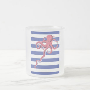 Taza De Cristal Esmerilado Calamar buceando bajo el agua con rayas.