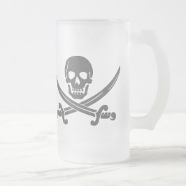 Taza De Cristal Esmerilado Cráneo sonriente simple del pirata con las espadas