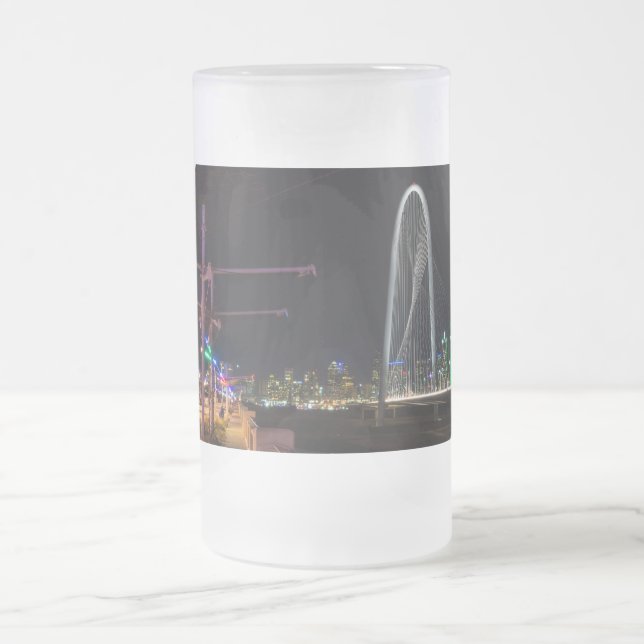 Taza De Cristal Esmerilado Dallas Evening Walk Frosted Mug (Centro)