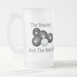 Taza De Cristal Esmerilado El Césped Cuelga El Cuaderno Y El Hermoso,