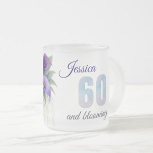 Taza De Cristal Esmerilado Elegante hito de cumpleaños 60 de Calla Lily
