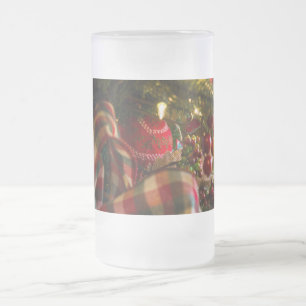 Taza De Cristal Esmerilado En un árbol navideño Cerveza de vidrio escarpada