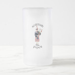 Taza De Cristal Esmerilado Gaitero con kilt rojo