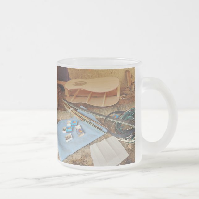 Taza De Cristal Esmerilado Guitarra que hace en proceso (Derecha)