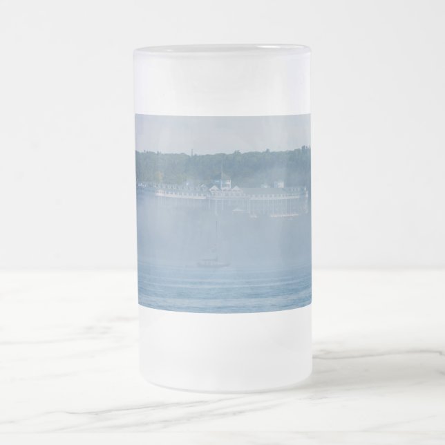 Taza De Cristal Esmerilado Hotel magnífico a través de la niebla (Centro)