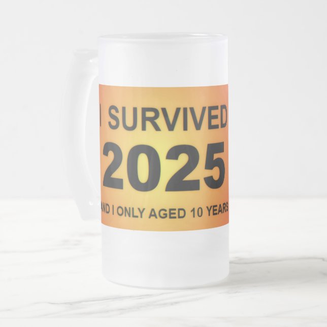 Taza De Cristal Esmerilado I Survived 2025  (Anverso izquierdo)