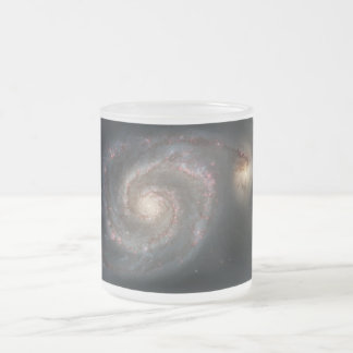 Taza De Cristal Esmerilado La galaxia Whirlpool M51 y la compañera en el espa