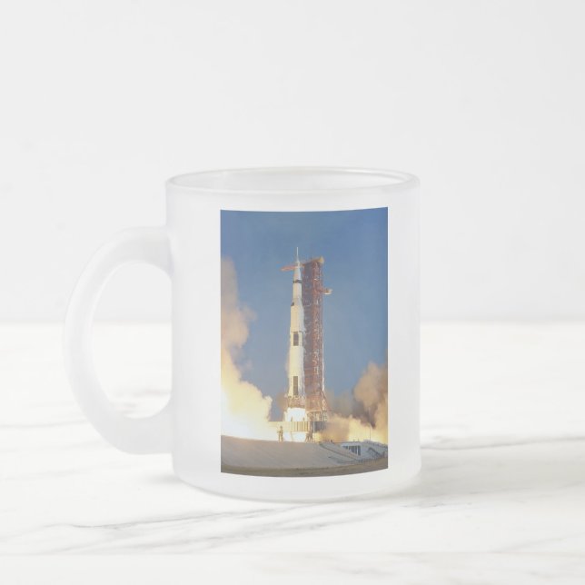 Taza De Cristal Esmerilado La Tierra tiembla cuando el Saturn V ilumina el ci (Izquierda)