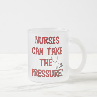 Taza De Cristal Esmerilado Las enfermeras pueden tomar la presión