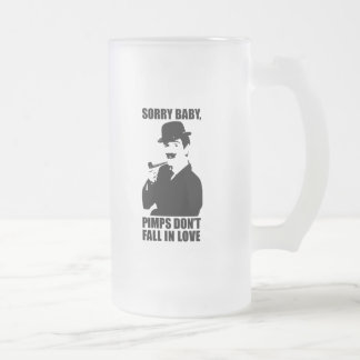 Taza De Cristal Esmerilado Los chulos tristes del bebé no caen en amor