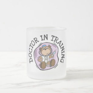 Taza De Cristal Esmerilado Médico en camisetas y regalos del entrenamiento