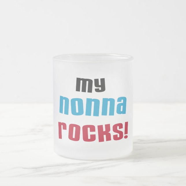 Taza De Cristal Esmerilado Mi Nonna Rocks camisetas y regalos (Centro)