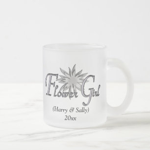 Taza De Cristal Esmerilado Niña flor con nombres de pareja y fecha Boda