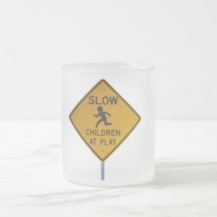 TAZA DE CRISTAL ESMERILADO NIÑOS EN EL JUEGO