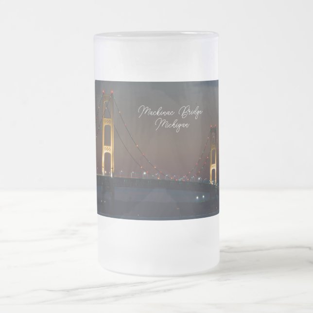 Taza De Cristal Esmerilado Noche En El Puente De Mackinac Mug Frotado (Centro)