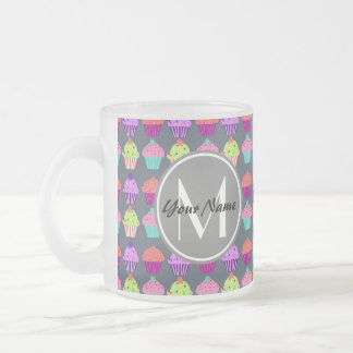 Taza De Cristal Esmerilado Pasteles grises, monograma de nombre personalizado