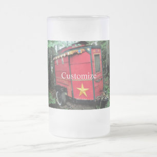 Taza De Cristal Esmerilado Pequeña caravana gitana roja personalizada en cara