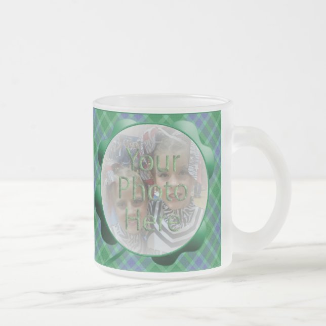 Taza De Cristal Esmerilado Personalizable fotográfico de Shamrock Green Plaid (Derecha)