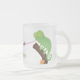 Taza De Cristal Esmerilado Personalizado de lagarto de camaleón verde lindo