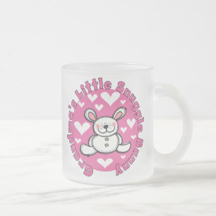 Taza De Cristal Esmerilado Poco conejito del Snuggle de la abuela