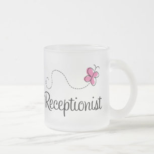 Taza De Cristal Esmerilado Recepcionista rosado lindo de la mariposa