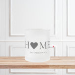 Taza De Cristal Esmerilado Regalo moderno minimalista de la familia residenci<br><div class="desc">Bienvenidos a nuestra colección Modern Minimal Home Family en Zazzle, el destino perfecto para regalos personalizados que elevan su hogar y celebran lazos familiares. Nuestra cuidada selección de productos combina a la perfección el diseño contemporáneo con la calidez de la familia, creando un toque único y elegante para sus espacios....</div>