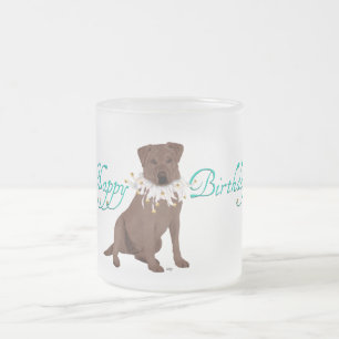Taza De Cristal Esmerilado Saludos de cumpleaños de Labrador Retriever