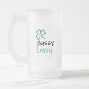 Taza De Cristal Esmerilado Sassy Lassy con Trébol para el Día de San Patricio