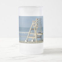 Silla De Salvavidas En La Mug De Cerveza De Vidrio