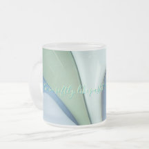 Taza de vidrio esmerilado en gráfico elegante
