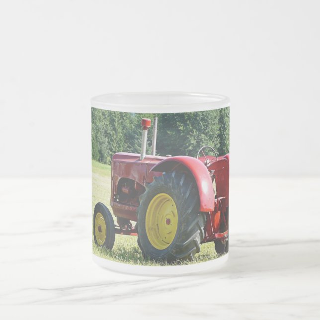 Taza De Cristal Esmerilado Tractor de granja rojo antiguo (Centro)