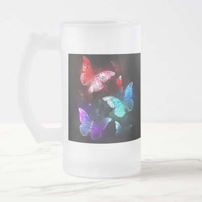 Taza De Cristal Esmerilado Tres mariposas brillantes en el fondo nocturno (Izquierda)