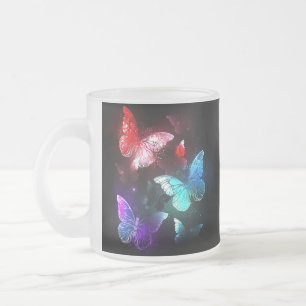 Taza De Cristal Esmerilado Tres mariposas brillantes en el fondo nocturno