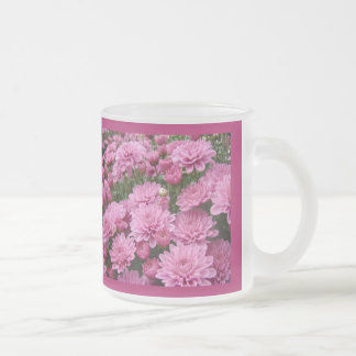 Taza De Cristal Esmerilado Un mar de crisantemos rosados #2