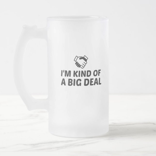 TAZA DE CRISTAL ESMERILADO UNA ESPECIE DE GRAN TRATO (Izquierda)
