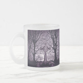 Taza De Cristal Esmerilado Versión púrpura de la cruz gótica celta