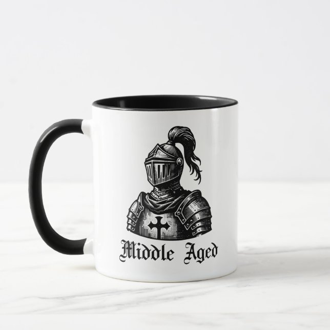 Taza de cumpleaños divertida de caballero medieval (Izquierda)