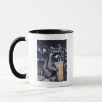 Taza de escena nocturna de mapache genial bebiendo