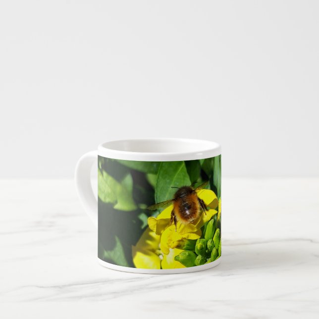Taza De Espresso Abeja a las flores amarillas (Izquierda)