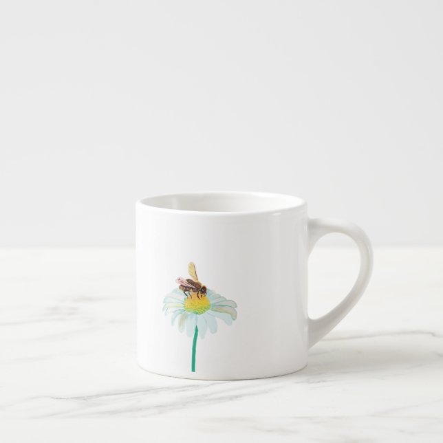 Taza De Espresso Abeja de miel sobre una flor blanca (Derecha)