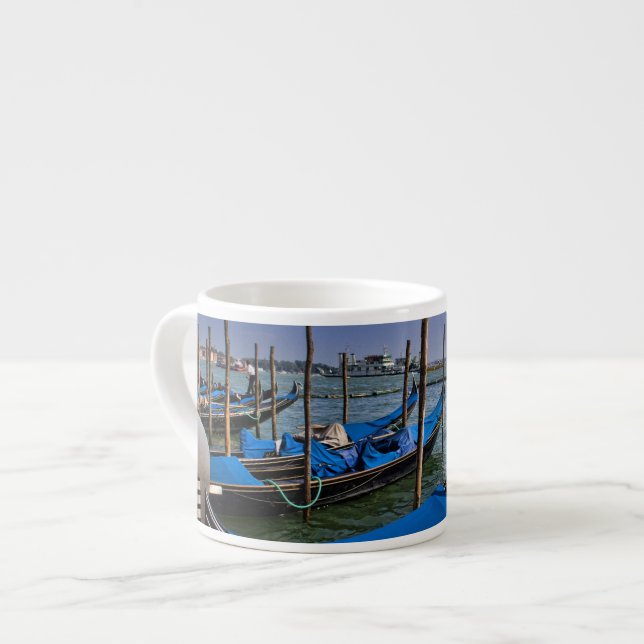 Taza De Espresso Agua del Gran Canal con botes de gondalo alineados (Izquierda)