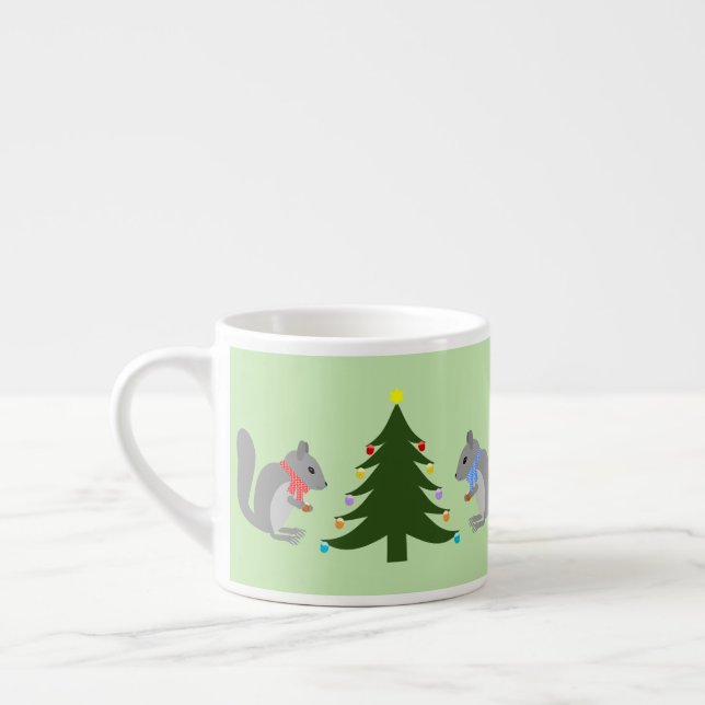 Taza De Espresso Ardillas decoradoras de árboles de Navidad (Izquierda)